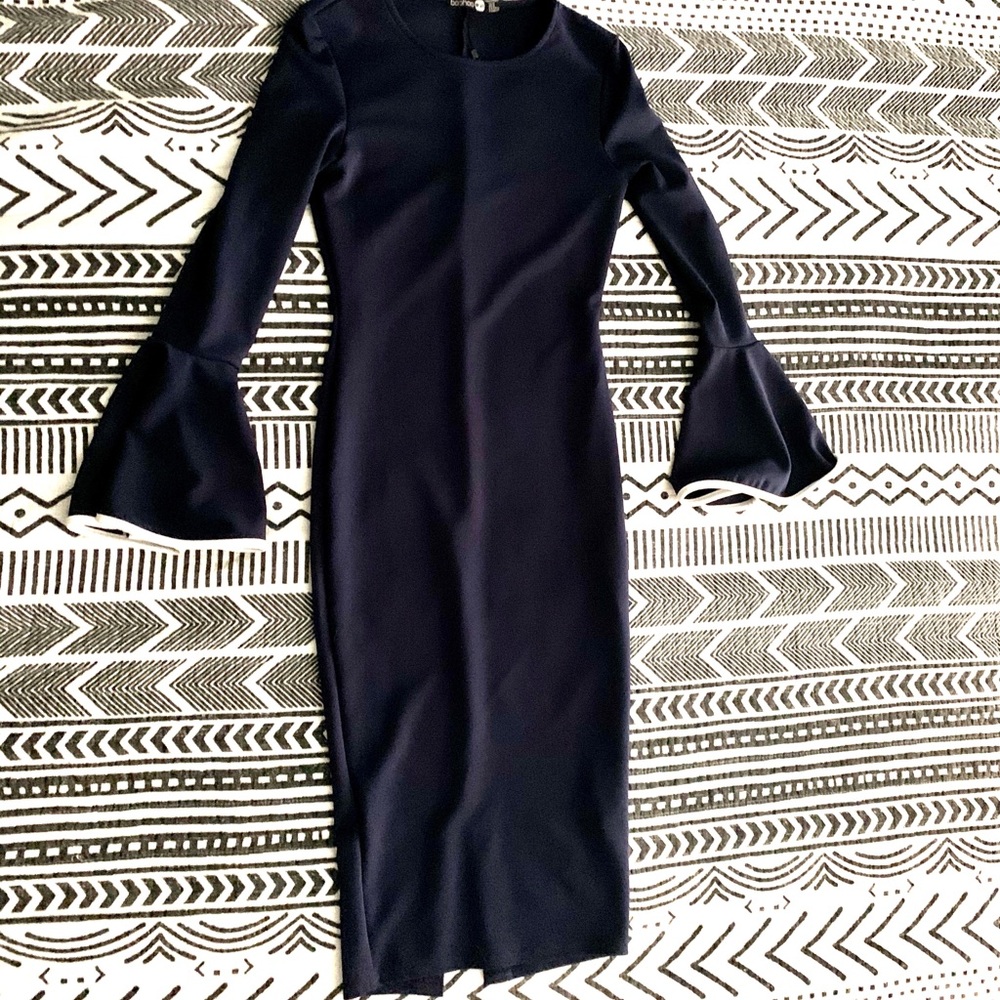 Boohoo Navy and White Bell Sleeve Pencil Dress 4/8